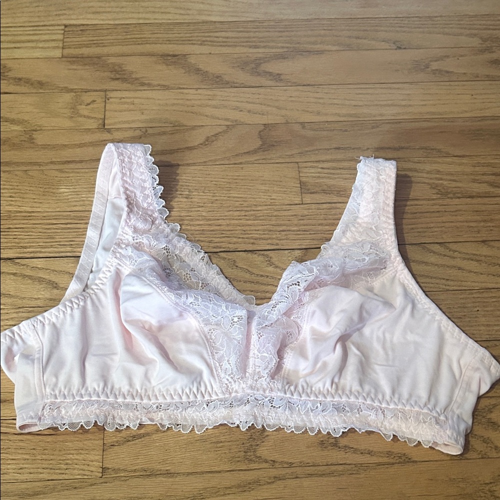 Breezies Light Pink Lace Wireless Comfort Bra